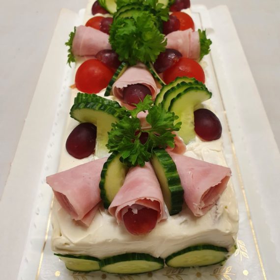 Kinkkuvoileipäkakku